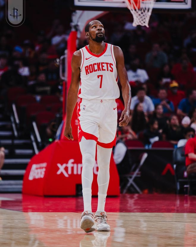 从4中1到10中7：杜兰特首秀23分钟轰20分 火箭续约他已入倒计时