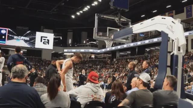 开门红！灯泡20+13+8，小卡18+2，快船新援齐爆发，西部格局改变