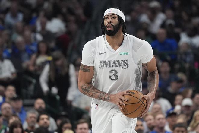 下半场爆发！浓眉登场31分钟15中7得到18分9板2助