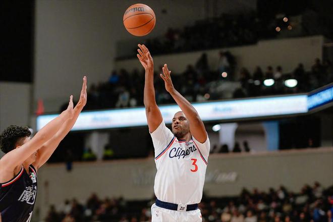 快船豪取47分大胜，4大亮点抢镜！保罗首秀满分哈登小卡喜迎替身