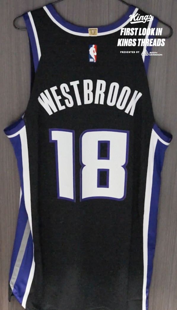 国王官方宣布：威少新赛季将身披18号球衣征战