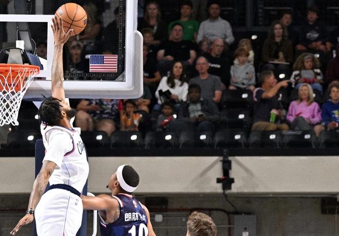 7分钟内命中两记三分，快船锋线大将在进攻端能够有更大的作为？