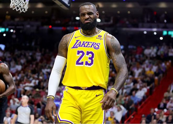 Shams:詹姆斯会耐心对待此次伤病,预计11月中旬复出