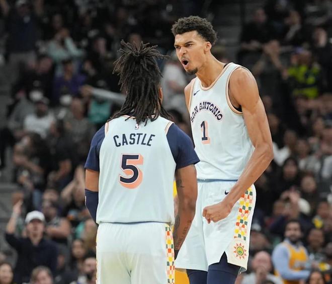 记者:马刺已执行卡斯尔和文班亚马2026-27赛季球队选项