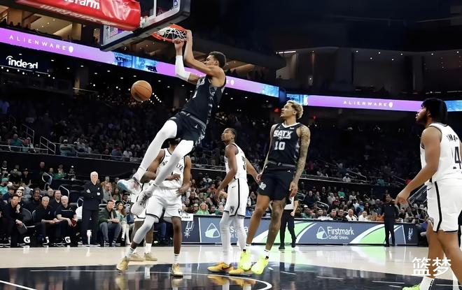 五连胜！联盟诞生新的超巨，西部各队小心了，本赛季他彻底进化了