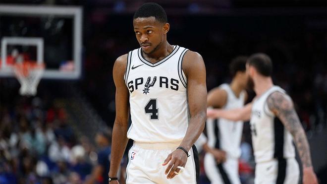 坏消息，马刺队的德阿龙·福克斯因腿筋受伤将缺席赛季初的比赛