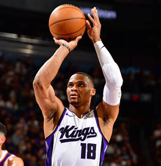 首秀4分惜败!威斯布鲁克8投2中,还需要磨合!