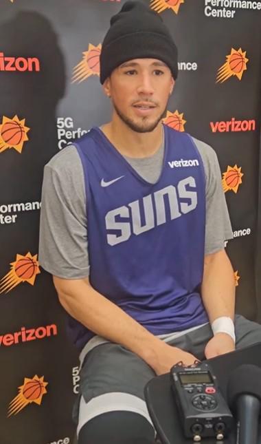 布克谈威少签约:揭幕战我们将会相遇,我非常为他感到高兴