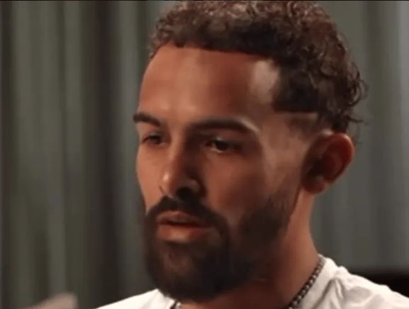 都怪詹姆斯!特雷-杨“决定”公布:模仿老詹给茶饮打广告