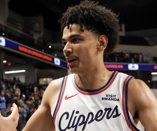 快船险胜勇士！替补三核统治比赛，比尔攻守状态不错，祖巴茨迷失