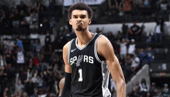 文班19+11馬刺三殺雷霆豪取8連勝 ?？怂?9分亞歷山大22分