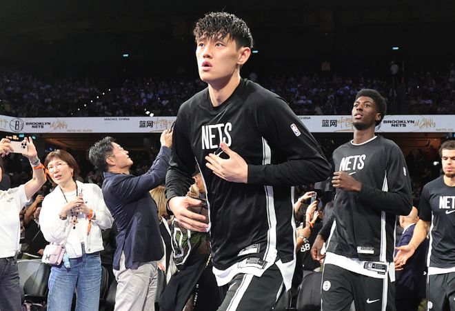 曾凡博遭DNP！篮网被炮轰不懂人情世故：中国赛不让中国球员上场