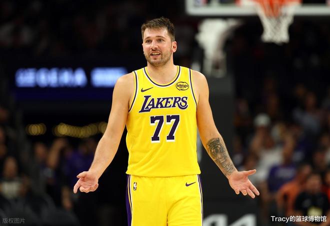 东契奇首秀表现惊艳，里夫斯助力击败太阳！