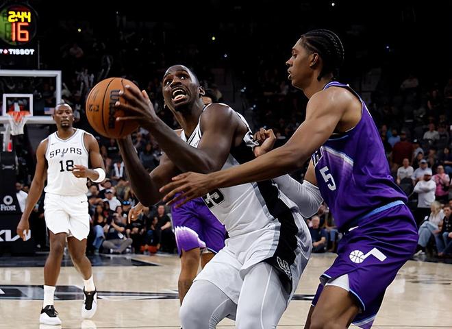 第四节和加时赛狂砍20分！马刺后场新援找回了夏季联赛的统治力？