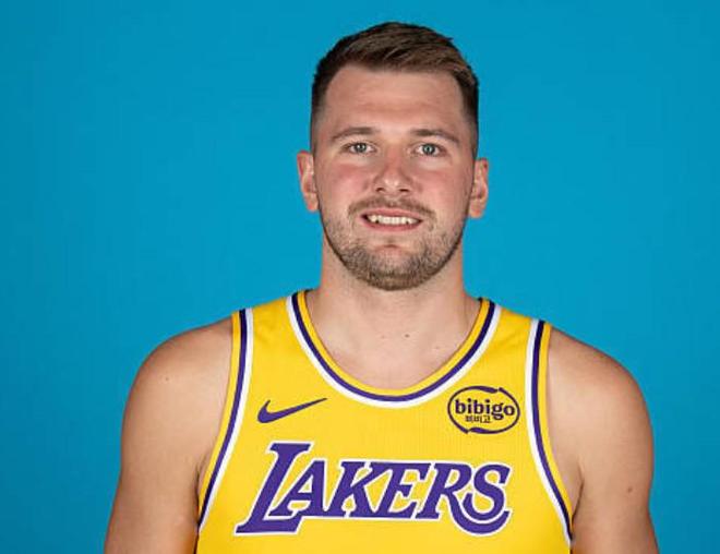 雷迪克：东契奇计划出战两场季前赛，斯马特明日迎来湖人首秀