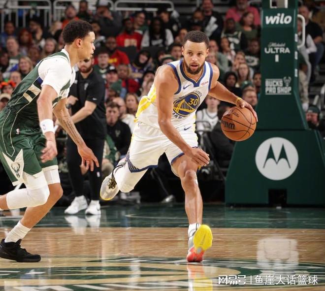 勇士110-120雄鹿！库里需要改进两点，巴特勒赛后表态该警醒勇士