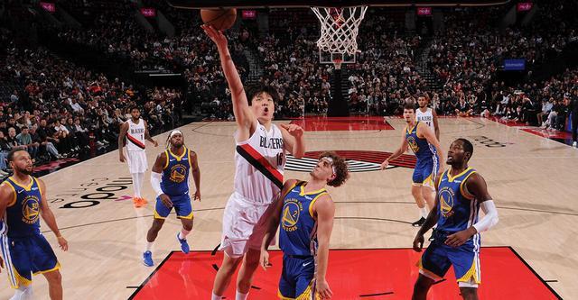 库里28+6+5杨瀚森9分6篮板 勇士再胜开拓者