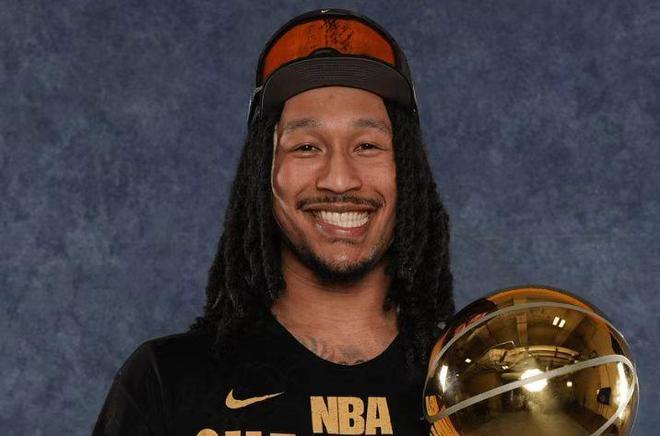 雷霆官宣：总冠军前锋肯威接受左膝关节镜手术 今夏续约3年2400万