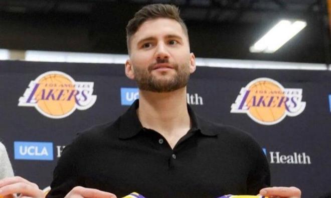 无缘揭幕战!湖人官方:克勒贝尔斜方肌拉伤,至少缺席两周