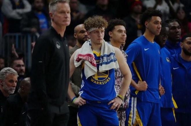 对比悬殊，湖勇之战罚球比35-8，克内克特一人罚球数平勇士全队