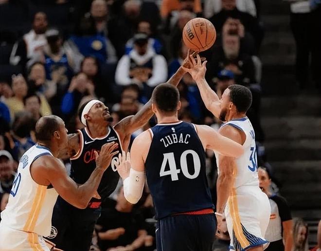 快船106-103勇士迎2喜2忧！比尔+3替补证明价值，布朗该放弃了！