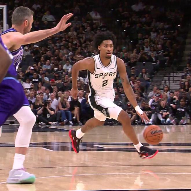 首秀高效表现，马刺榜眼秀哈珀18分钟6中4得9分3助攻，正负值+20