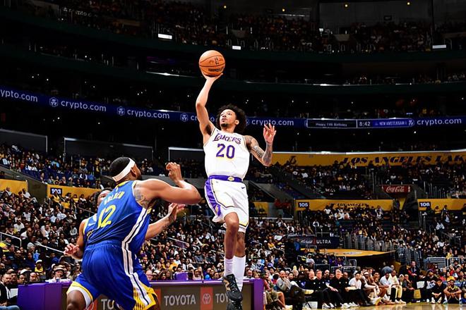 进攻选择合理了一些！接下来湖人后场新援能否保持这样的水准了？