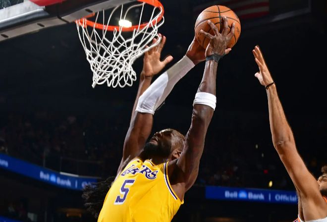 内线新援防守贡献度相当突出！湖人终于补强了最弱的一块短板？