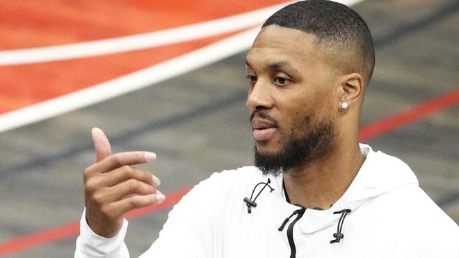 NBA总经理调查：雄鹿队裁掉并延长利拉德合同的决定最令人震惊...