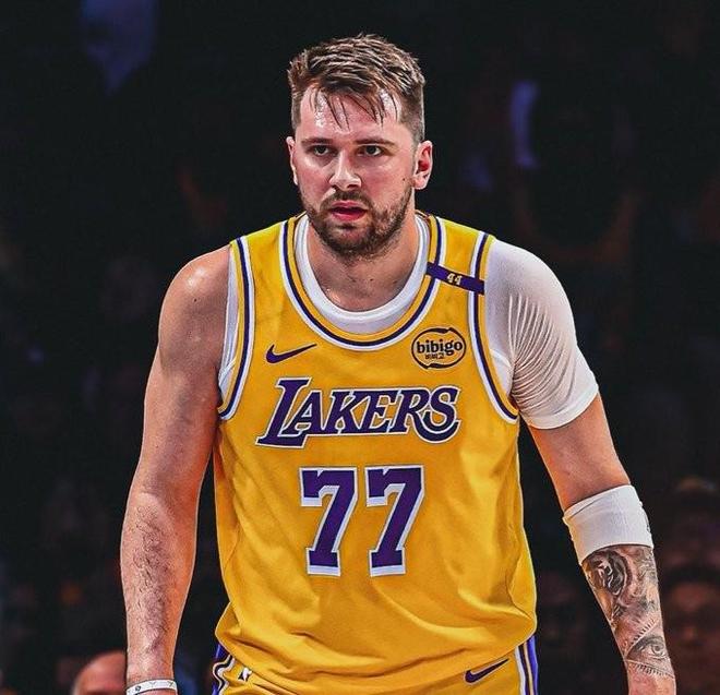 小试牛刀,东契奇15中7砍25分7板4助&正负值+11,半场22+6+3