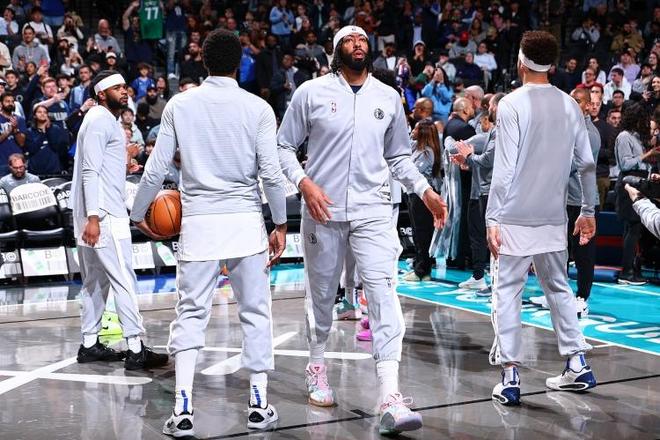 湖人末节被逆转，文森特三分火力全开，詹姆斯发推：文森特要疯了