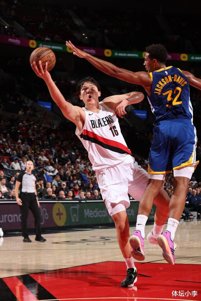 9分6板1帽！杨瀚森又创1新高！开拓者遭18分大逆转，库里轰28分
