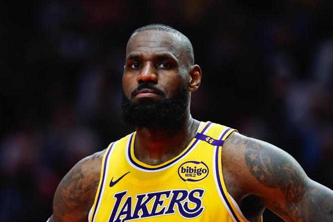 Shams：詹姆斯已开始个人训练，他对这次神经伤势极其耐心