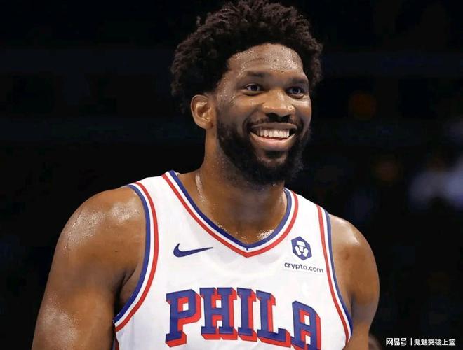 恩比德首秀惊艳!马克西轰27+4+7,探花大爆发,76人3人20+擒狼