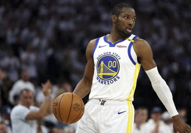 库明加这点咋办啊？分享球欠佳，无篮板球能力，只能突破攻框！