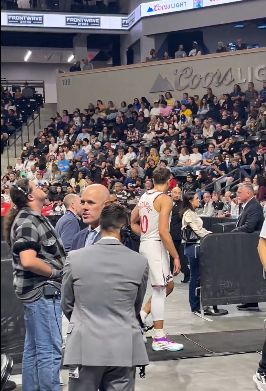 博格达诺维奇下背部酸痛，提前退出今日对阵广州龙狮季前赛