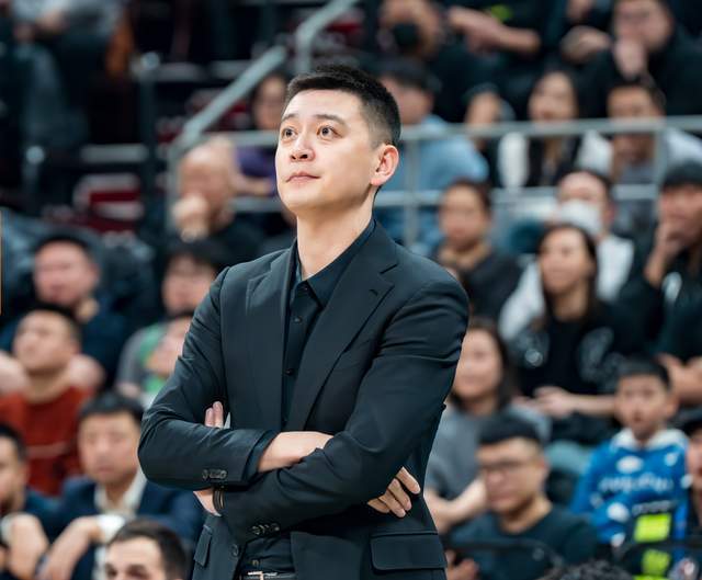 杨鸣总结卫冕失利:外援政策变化,本土球员老化,3连冠球员心态变了