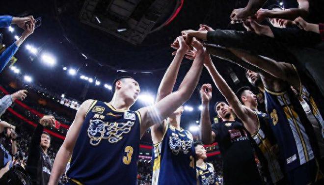 广东宏远阵容大洗牌!上调多名青年队球员,下赛季刮起青春风暴