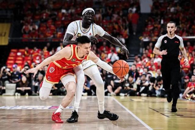 CBA总决赛首战!广厦87-101北京,总比分0-1落后,周琦13分14板,胡金秋26分8板