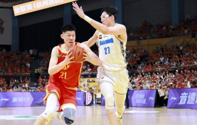 北京首钢客场14分逆转大胜,陈盈骏23分,周琦13+14太无解