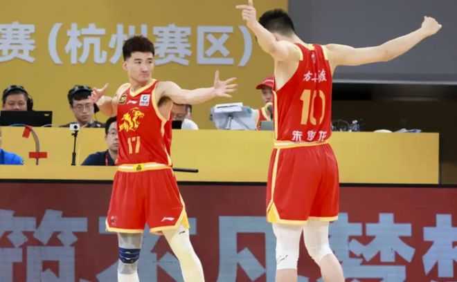 严惩?孙铭徽或重罚,围堵首钢更衣室,球迷打人,广厦或取消主场