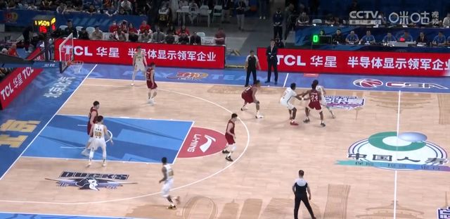 广厦大比分4:2战胜北京,夺得队史首个CBA总冠军