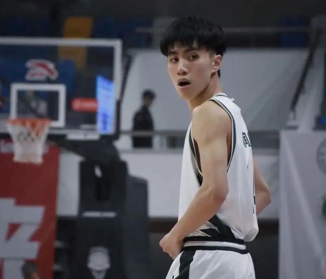 三分14投12铁,打CUBAL原形毕露!华侨大学王牌进CBA恐成下个孟翔