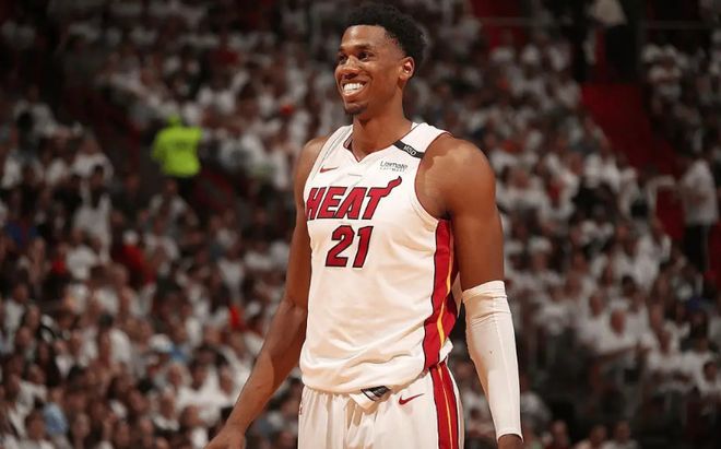 前NBA篮板+盖帽王!上海男篮邀怀特塞德试训 将打两场热身赛检验