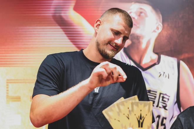 TA记者:NBA对约基奇来说只是工作 他32或33岁时选择退役都不奇怪