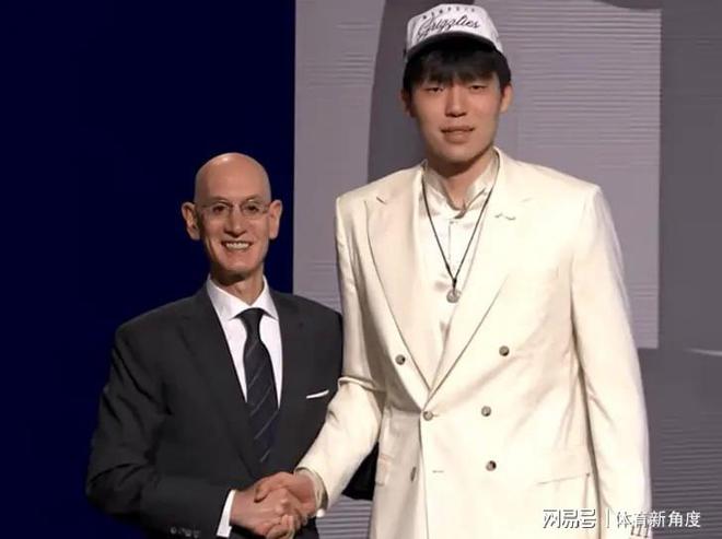 太行了!16順位!楊翰森被開(kāi)拓者選中,中國最年輕登錄NBA球員啊