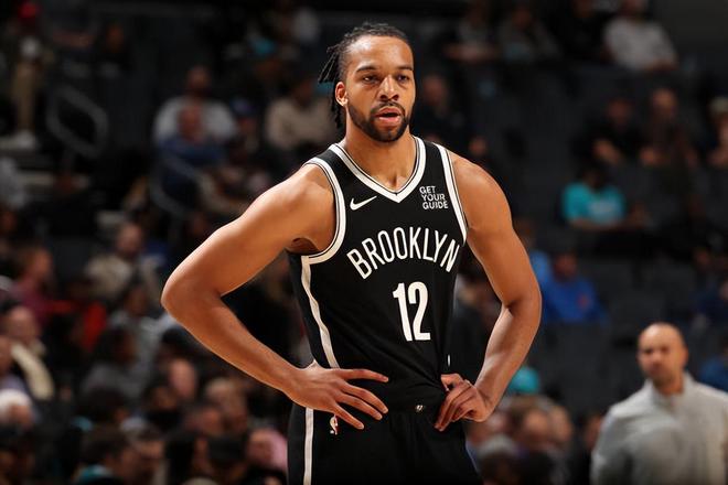 篮网裁掉双向合同锋线新星,他在新赛季还能继续留在NBA赛场呢?