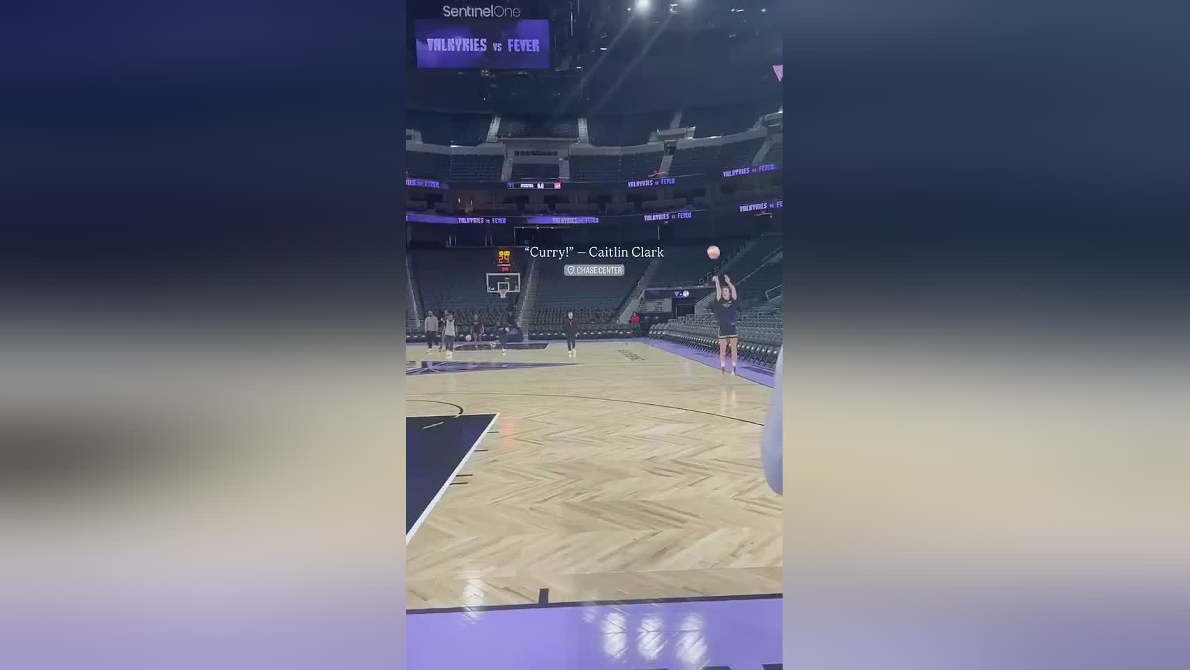 来到库里地盘!凯特琳-克拉克大通中心训练 命中三分前喊了声Curry