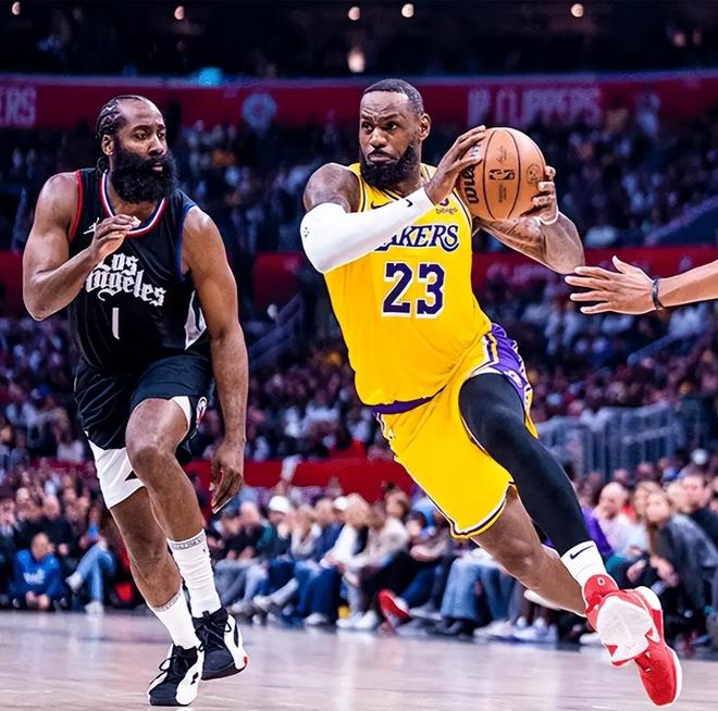 1年5413万!NBA超巨高薪低能,成球队最大负担,其实你才最该离开