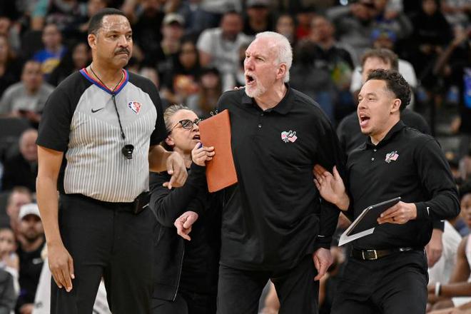 ESPN名记:波波非常喜欢米奇-约翰逊 并视其为自己的继任者